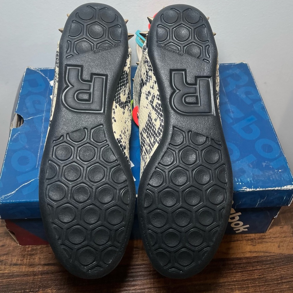 Melody Ehsani x Reebok Love sneaker - Picture 10 of 11